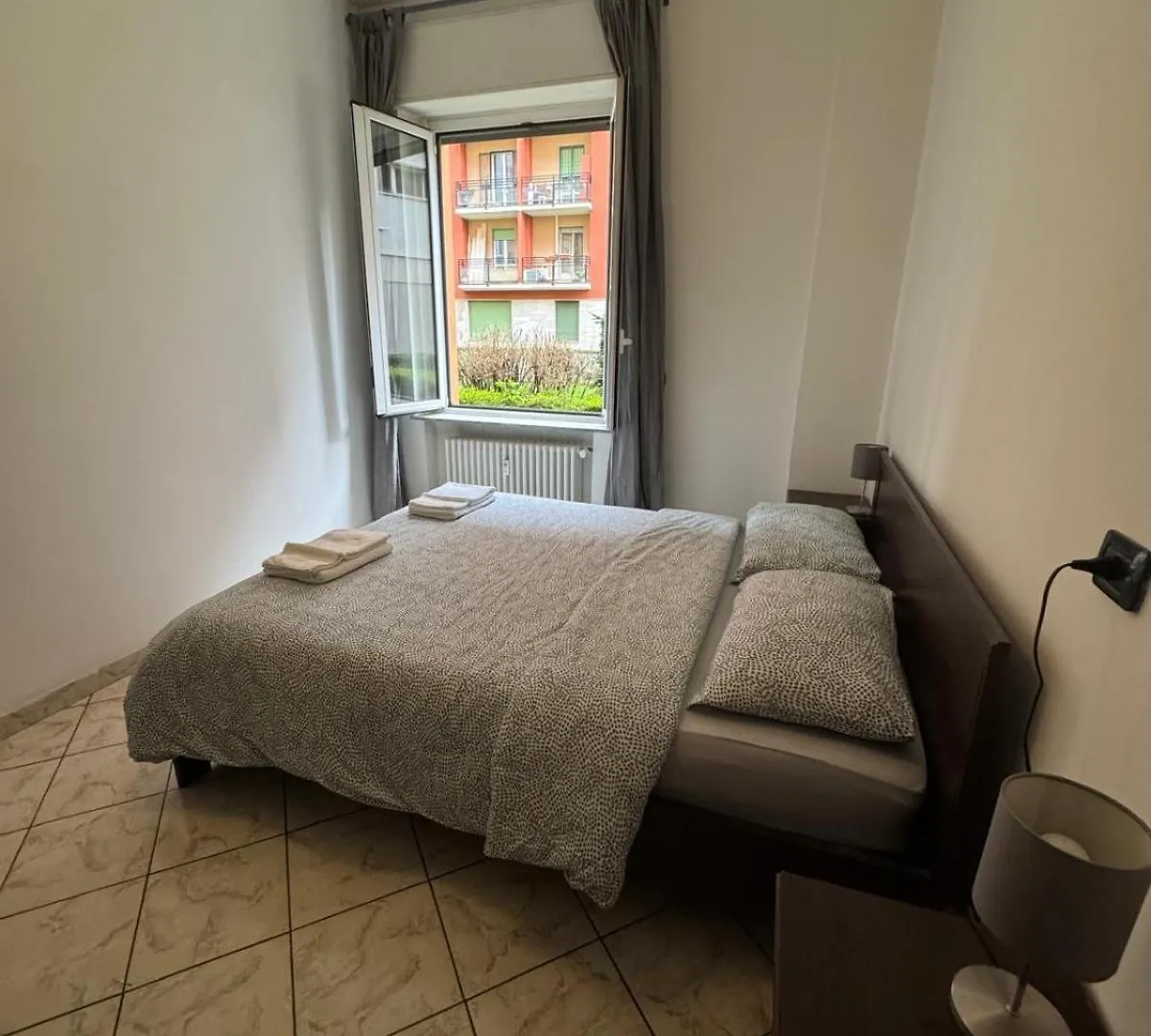 Elegant Apartment Close To The Center Milan Guest house
