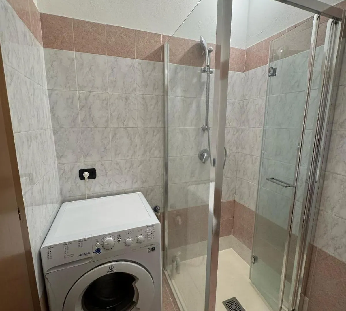 Elegant Apartment Close To The Center Milan Guest house